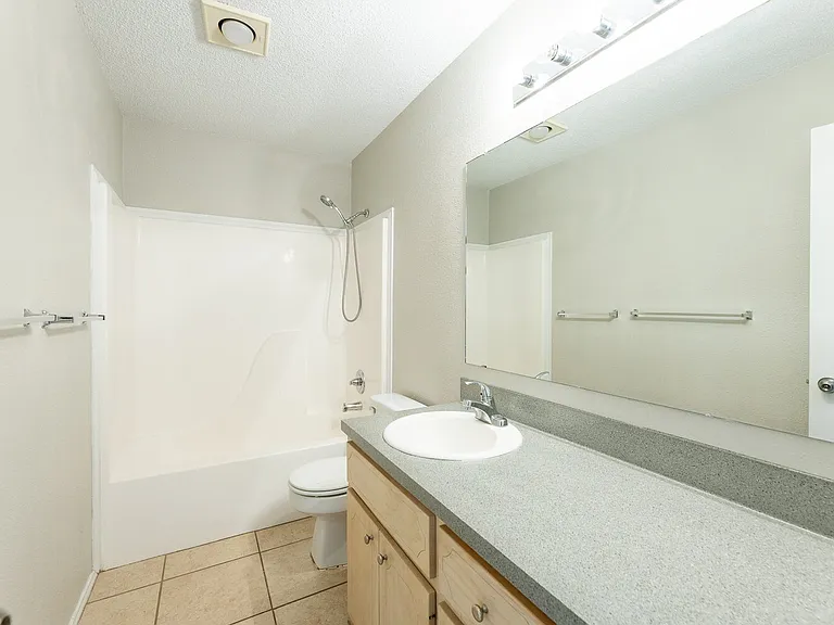 5903 10th St #3 — Photo 20