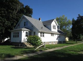 731 W Cook St, Portage, WI 53901