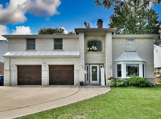 446 S Stratford Ave, Elmhurst, IL 60126