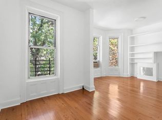 218 Hawthorne St #2F, Brooklyn, NY 11225