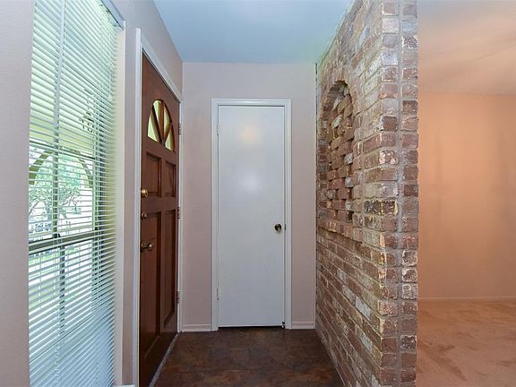 4th image of 864 Wax Myrtle Ln #A