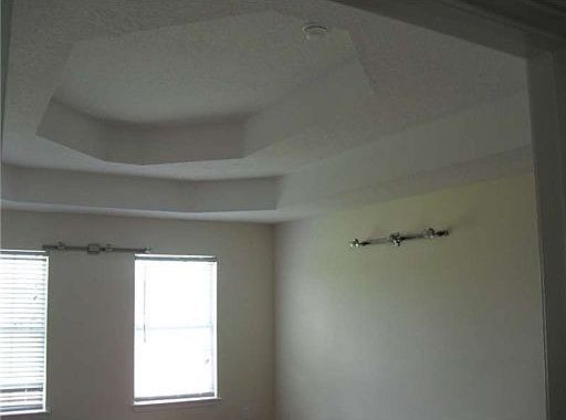 2nd image of 18092 Robinwood East Dr
