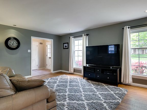 4th image of 1270 Brownell Ave