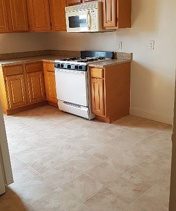 2nd image of 175 Hawthorne St APT 6B