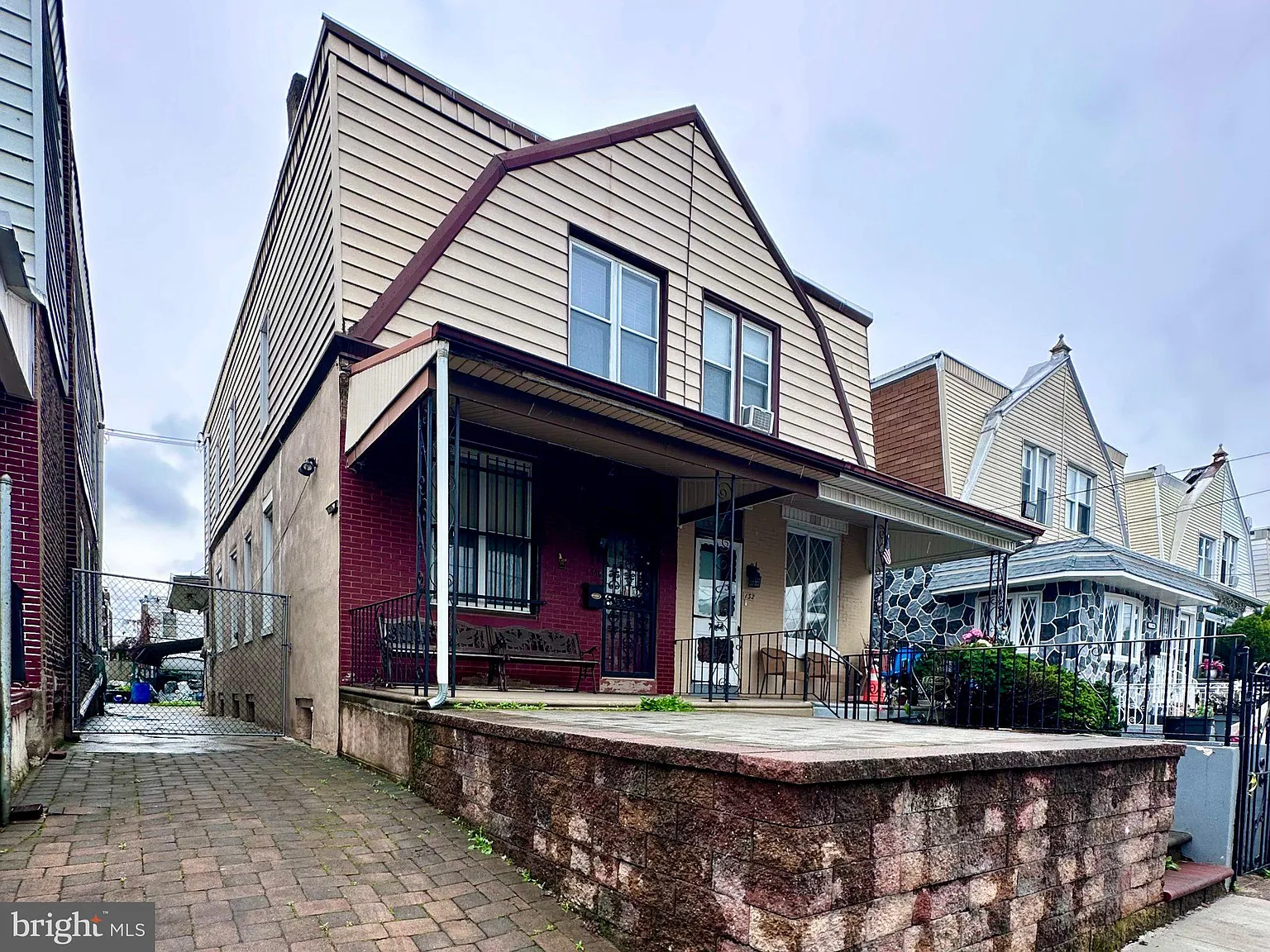 3 bed, 2.0 bath, 1350 sqft, $1,500 — Photo 1