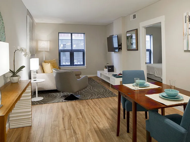 7th Flats — Photo 34