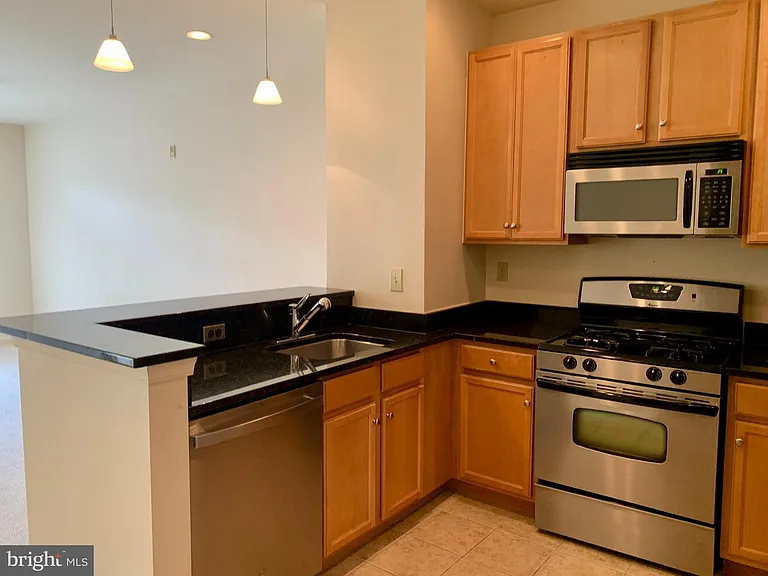 2655 Prosperity Ave #318 — Photo 7