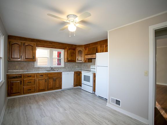 5th image of 92 Spring St