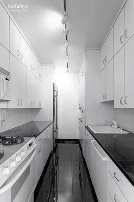 Sold by Sotheby's International Realty | media 6