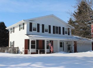 W311S8997 Cherokee Pass, Mukwonago, WI 53149