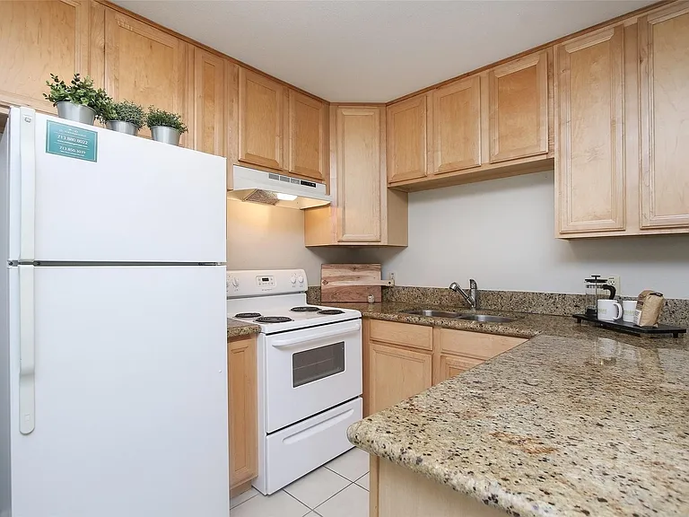 1307 Welch St #3 — Photo 8