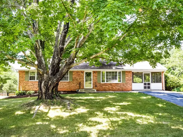 86 Farmington Rd, Lynchburg, VA 24502