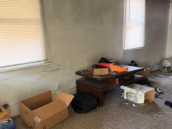 4th image of 805-807 S Connor Ave