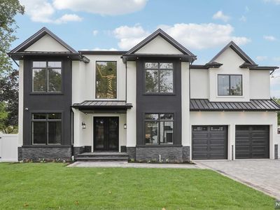 184 Cleenput Ter, Paramus, NJ, 07652