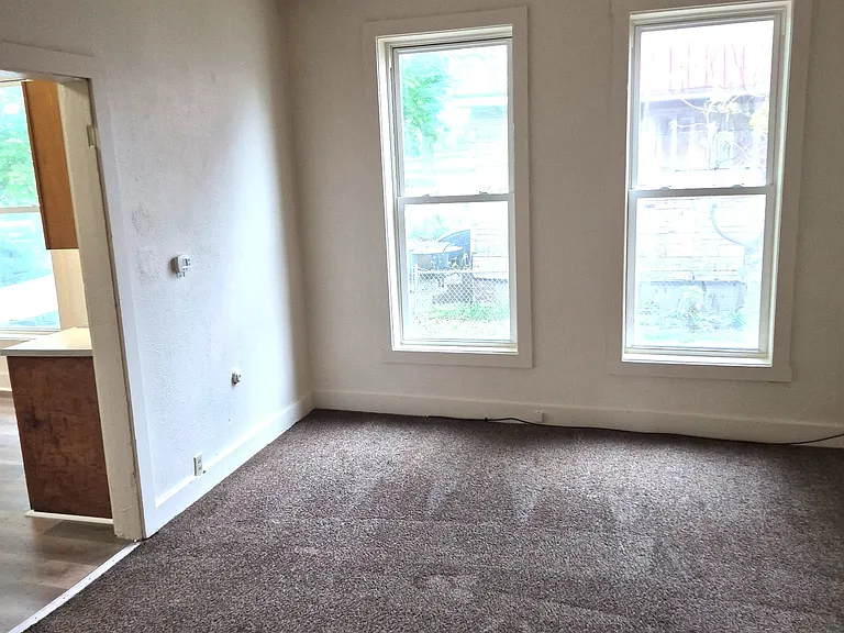 814 E 10th St #2 — Photo 7