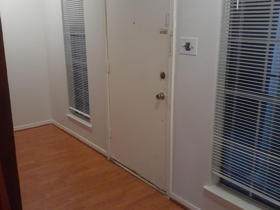 1st image of 1203 River Rock Dr