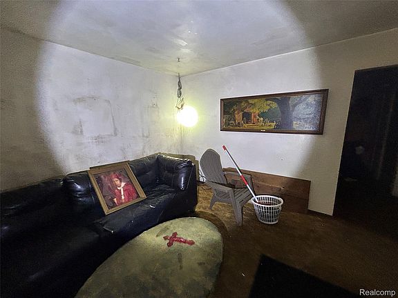 4th image of 15521 Inverness St #15527