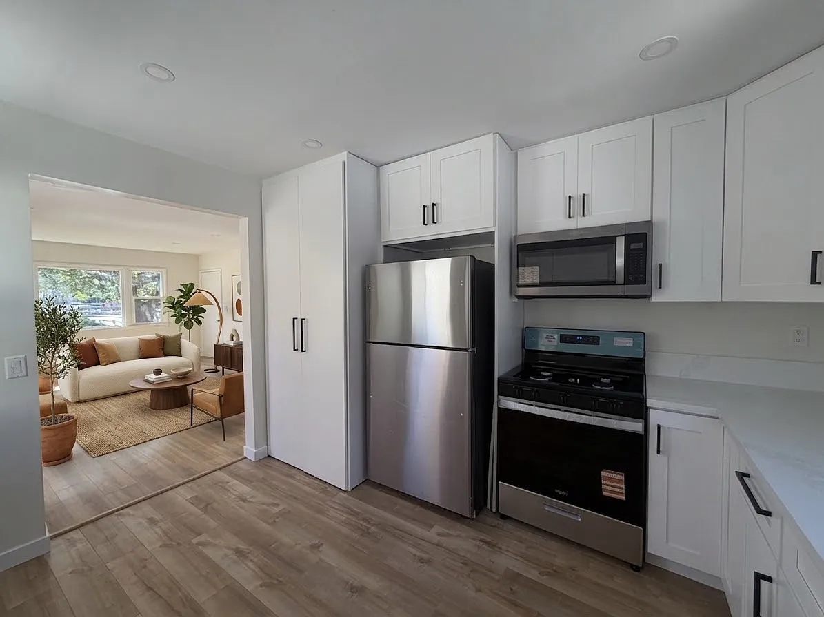 2 bed, 900 sqft, $3,350 — Photo 3