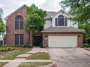 8128 Rainier Rd, Fort Worth, TX 76137