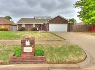 1325 NW 9th St, Moore, OK 73170