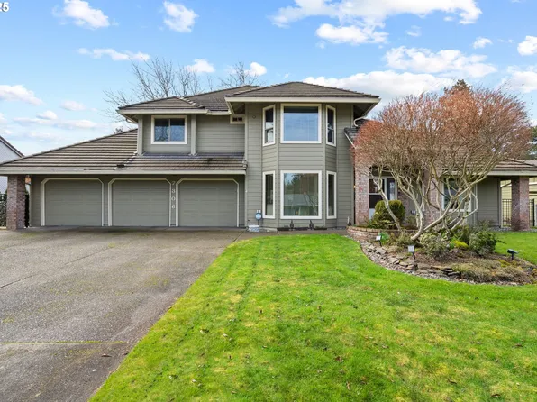 7306 NE Meadows Dr, Vancouver, WA 98662