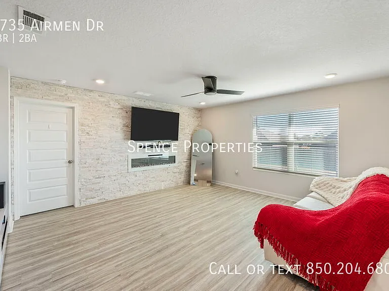 4735 Airmen Dr — Photo 8
