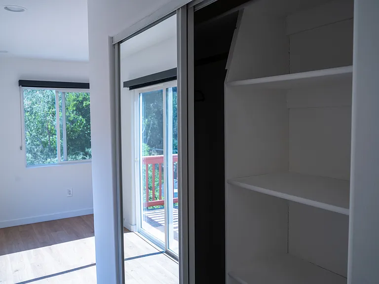 8192 Laurelmont Dr — Photo 9