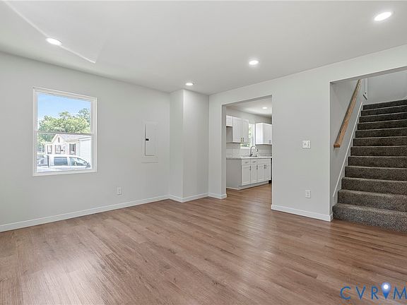 4th image of 218 Moore St