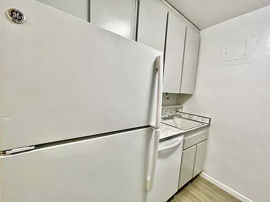 Rented by R New York | media 35