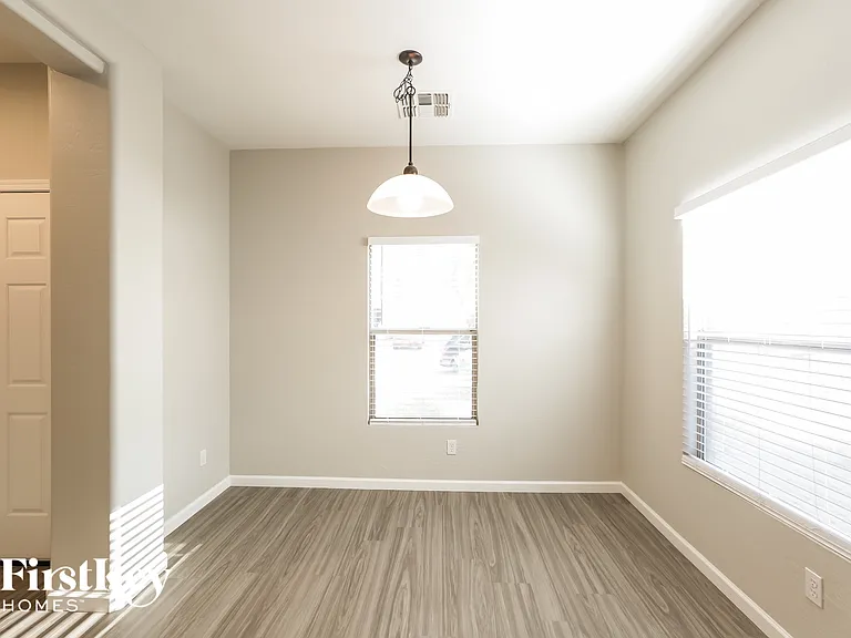 5229 W Shumway Farm Rd — Photo 6