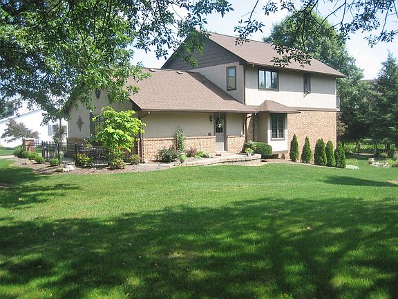 2nd image of 794 Apple Blossom Ln