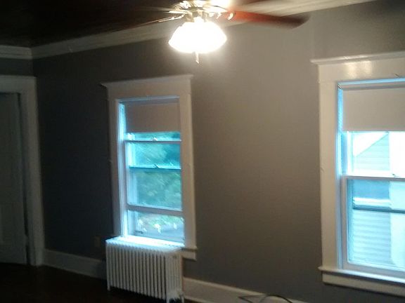 5th image of 146 Bayview Ave