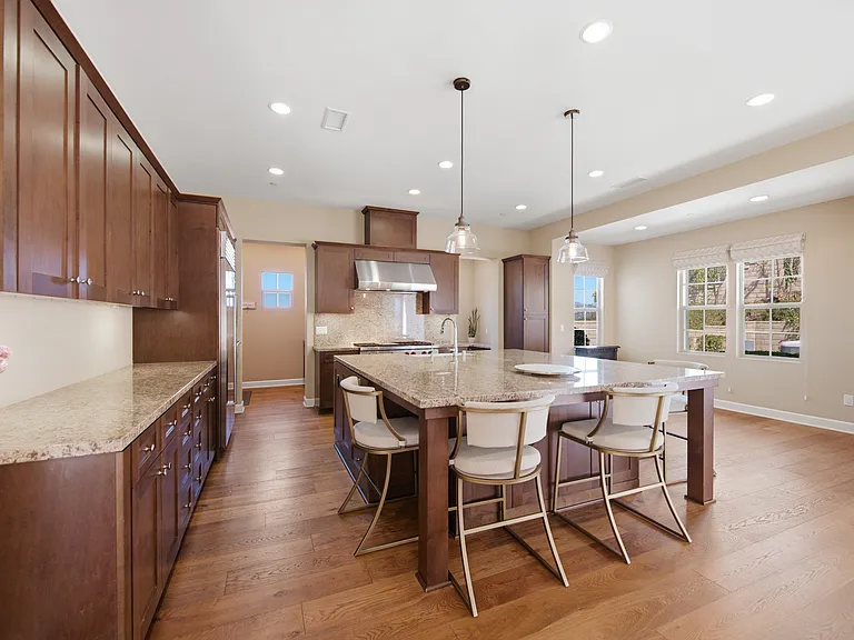 138 Mayflower St — Photo 13