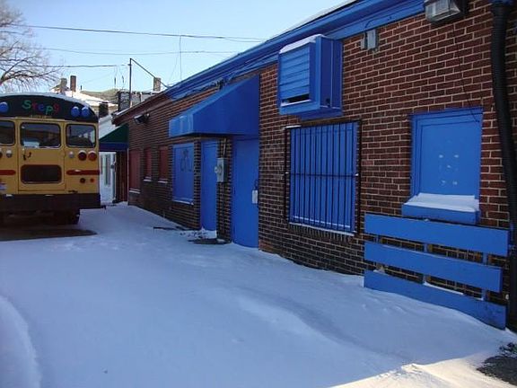 5th image of 1930 N Main St