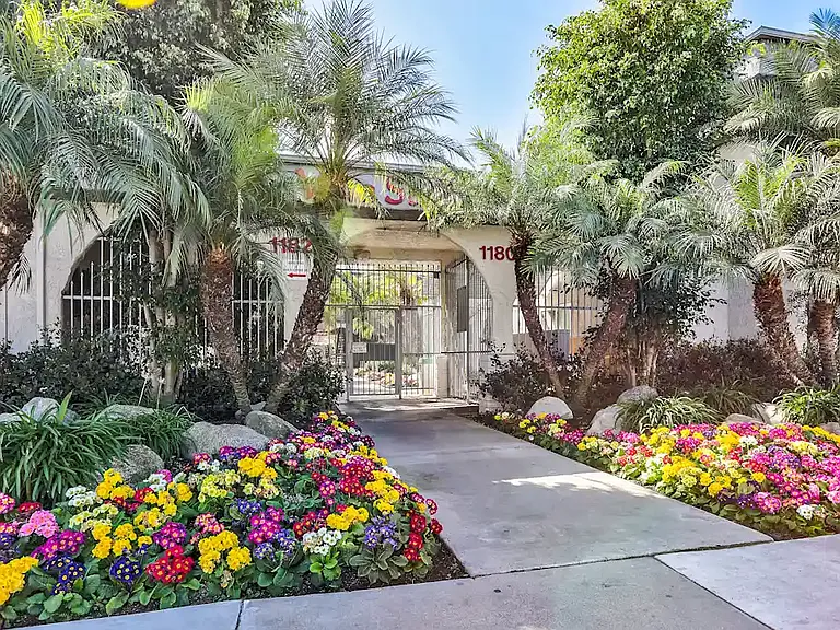 Villa Santa Fe Apartments — Photo 3