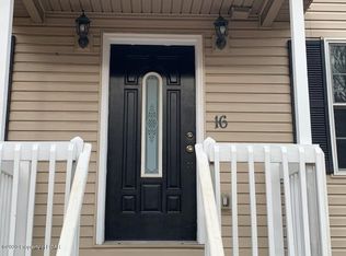 16 Edge Rock Dr, Drums, PA 18222