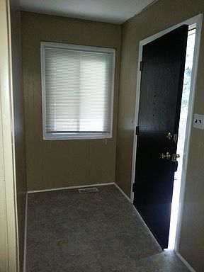 3rd image of 940 Harlan Ave