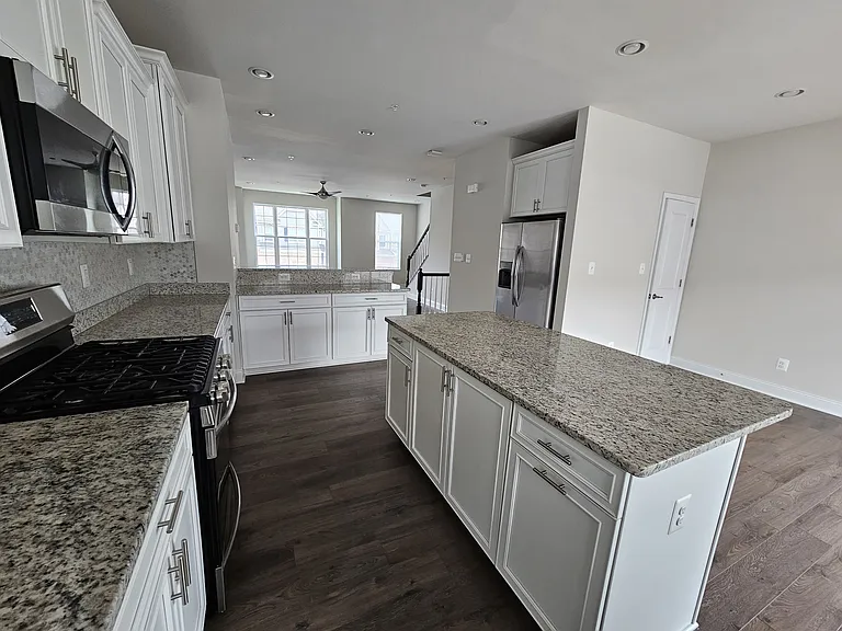 625 Heathland Trl — Photo 4