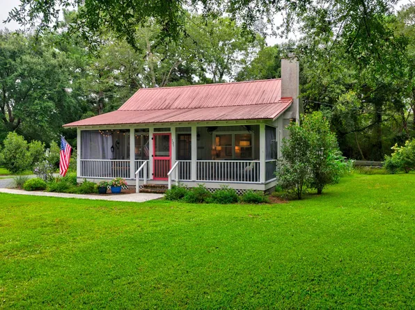 131 Baker St, Mc Clellanville, SC 29458