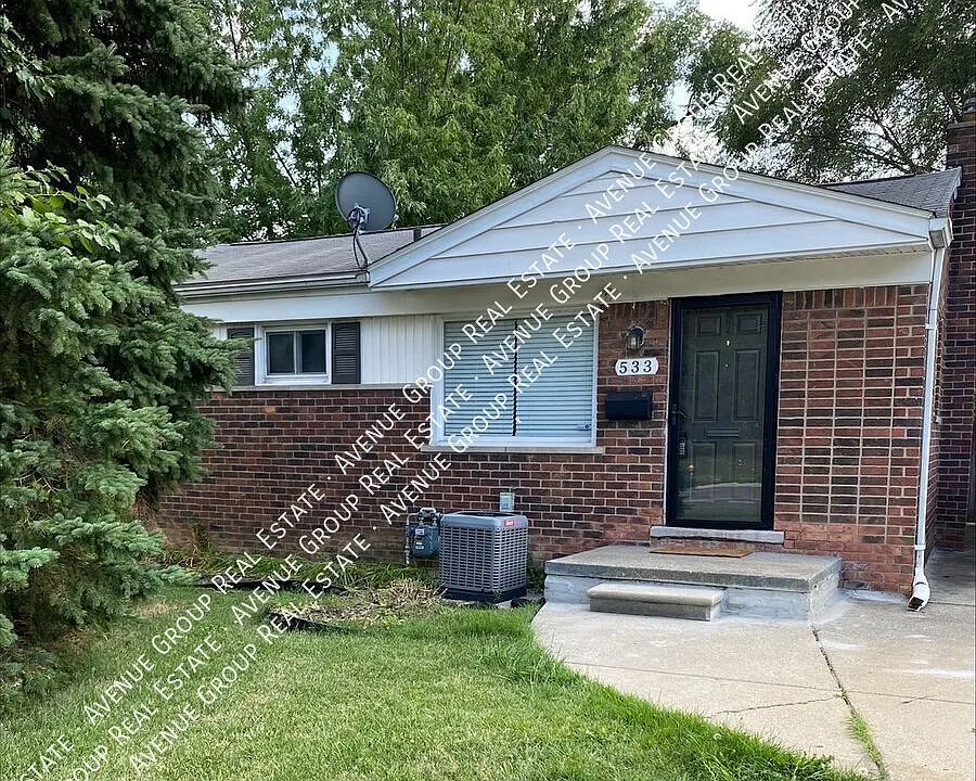 533 Martin Luther King Jr Blvd N