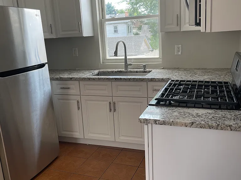 1294 Forest Ave #2 — Photo 8