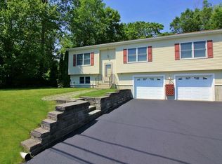 88 Topland Rd, Mahopac, NY 10541