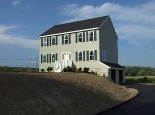 77 Franklin St, Halifax, MA 02338