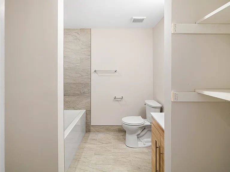5217 1/2 Warren St #3 — Photo 6