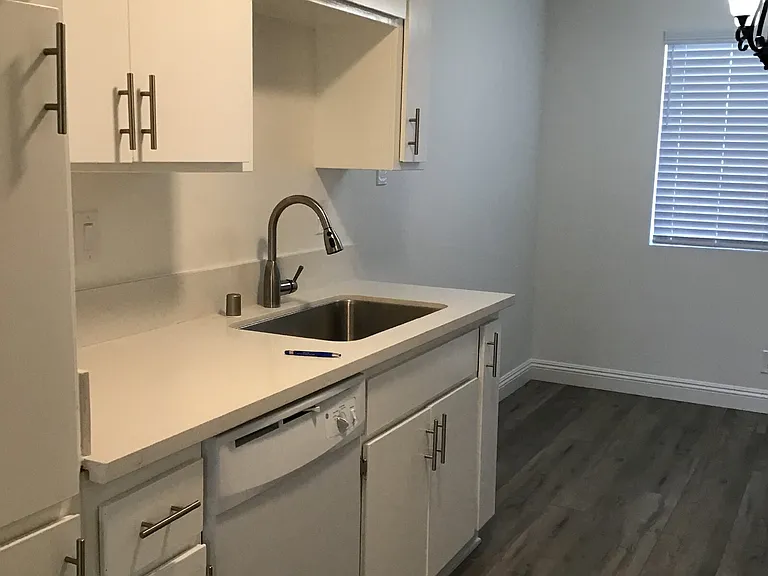 5036 West St #5-L-8 — Photo 8