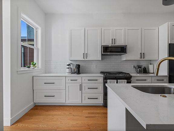 5th image of 217 Lexington St Floor 2