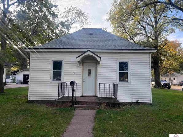 741 Main Ave, Crete, NE 68333