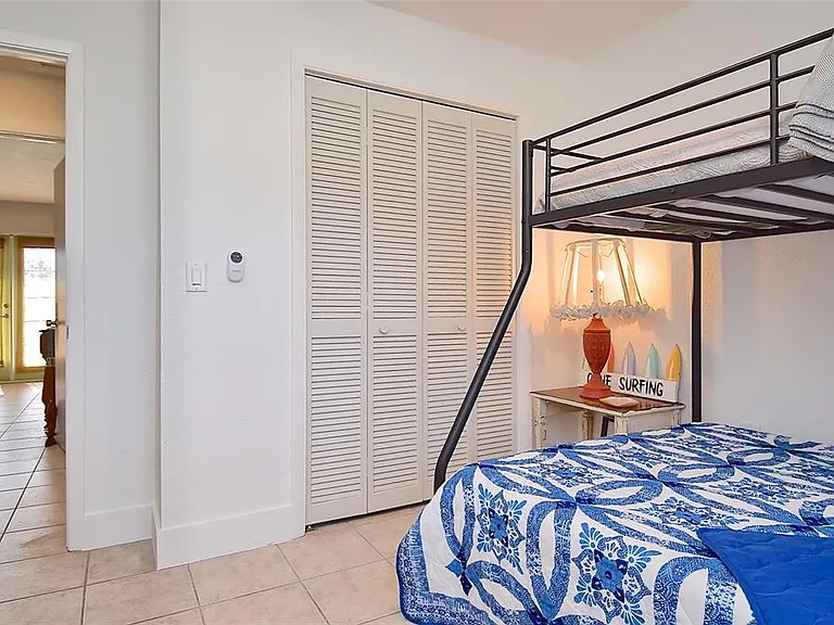 7037 Duke St — Photo 14