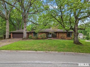 1 Oakwood Dr, Springfield, IL 62711