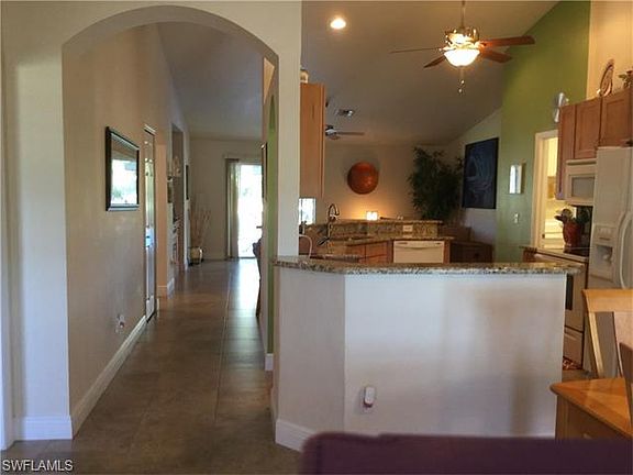 4th image of 101 NE 18th Pl